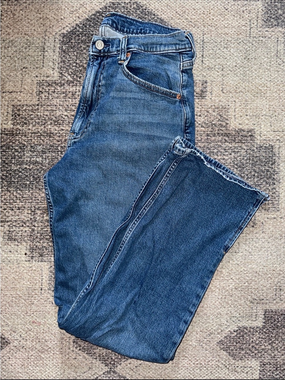 GAP Women’s 90s Loose High Rise Jeans – Size 29